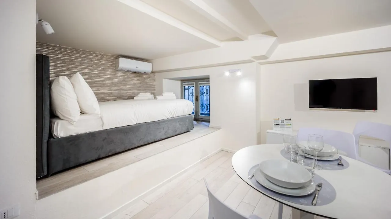 Italianway Apartment Milan 0*,  Italy