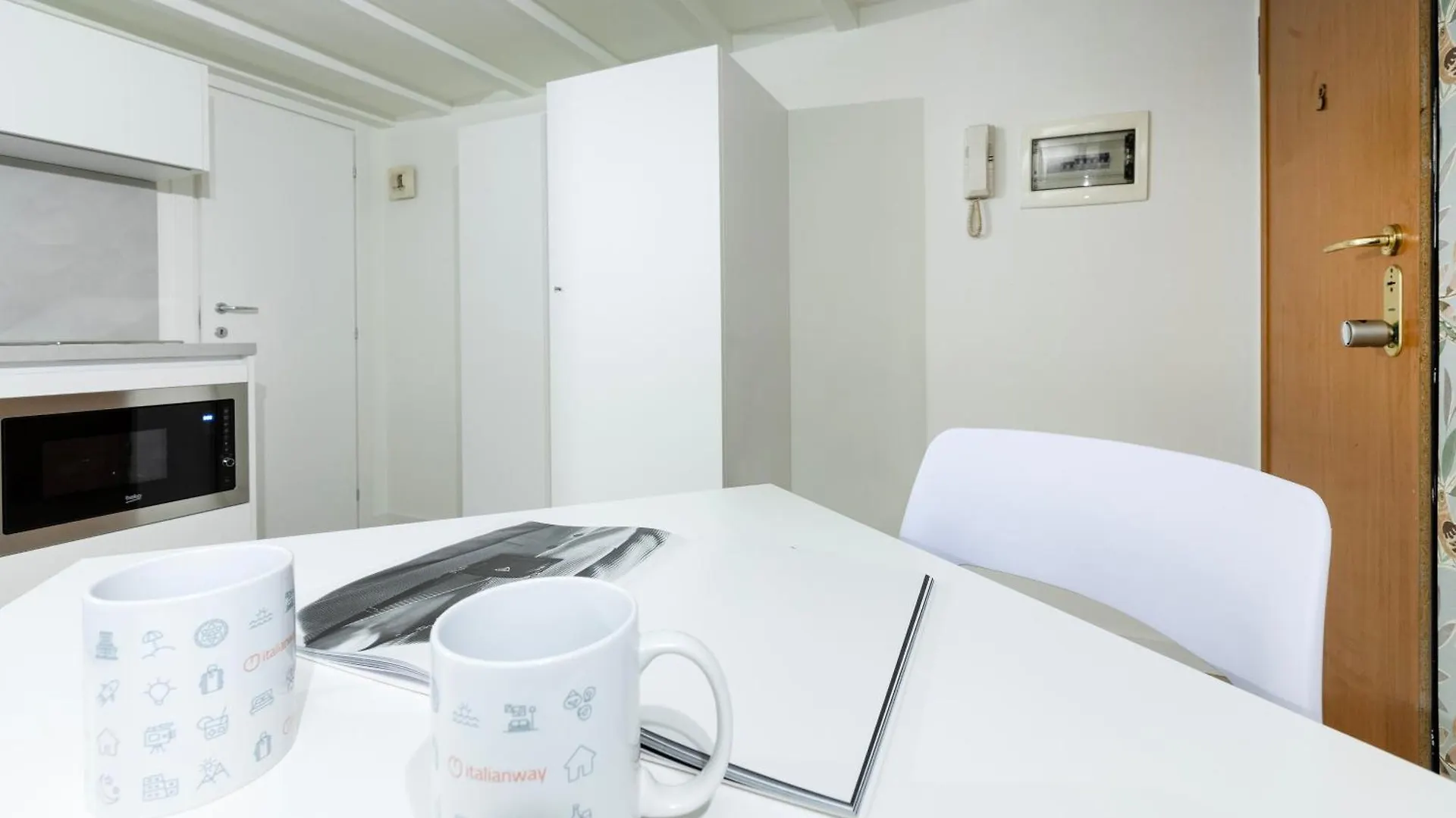Italianway Apartment Milan 0*,  Italy