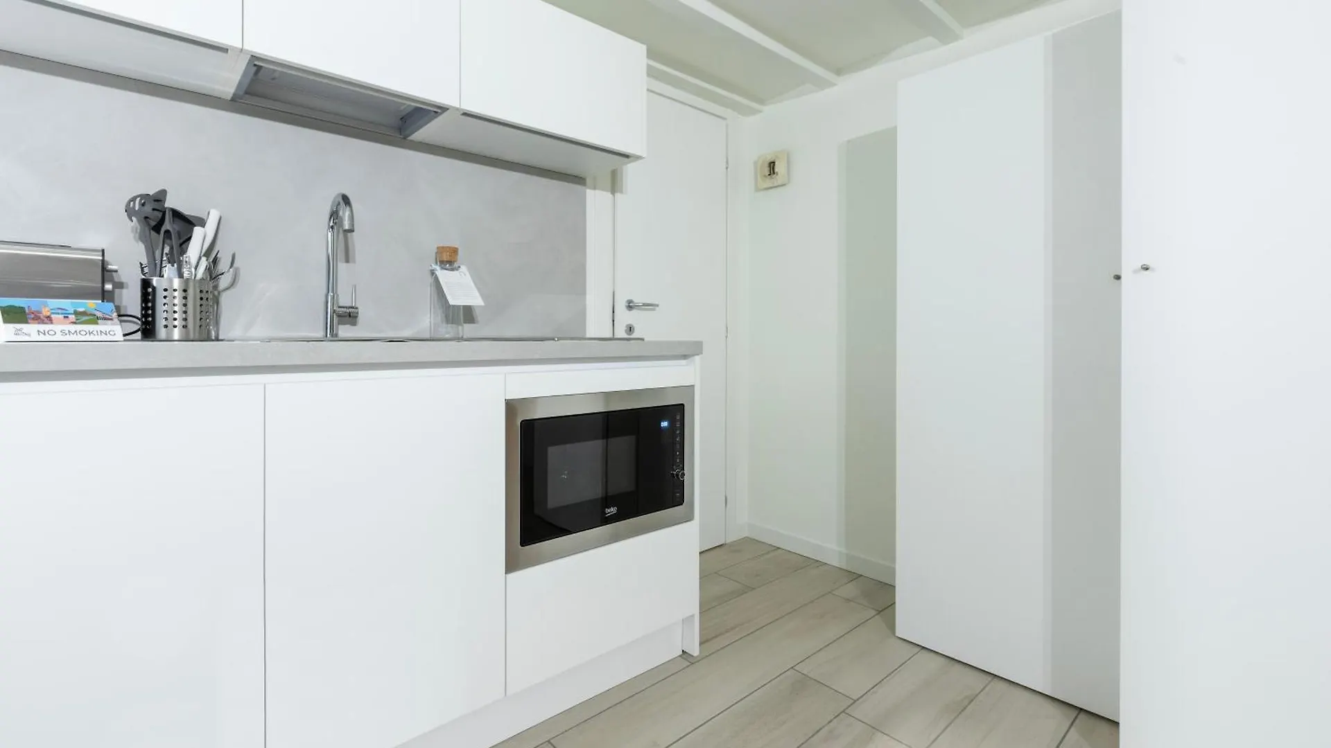 Italianway Apartment Milan 0*,  Italy